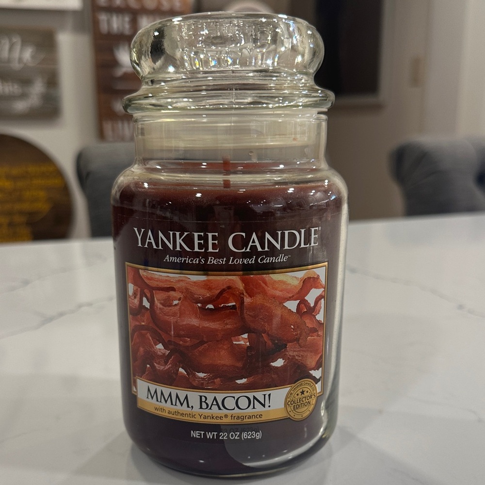 NWT Vintage Yankee Candle MMM, Bacon! Scented 22oz Jar Candle